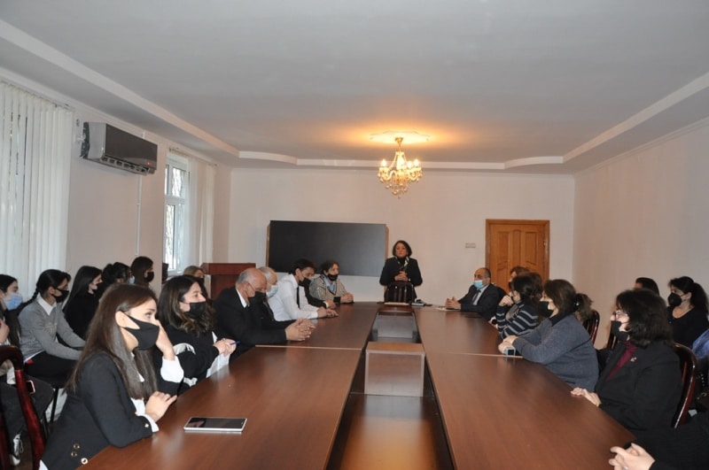 Mingəçevir Dövlət Universitetində “20 Yanvar faciəsi Azərbaycan tarixinin şərəf və qəhrəmanlıq səhifəsidir” mövzusunda dəyirmi masa keçirilib