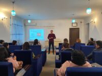 MDU-da seminar: İngilis dilində üslubi fiqurlar