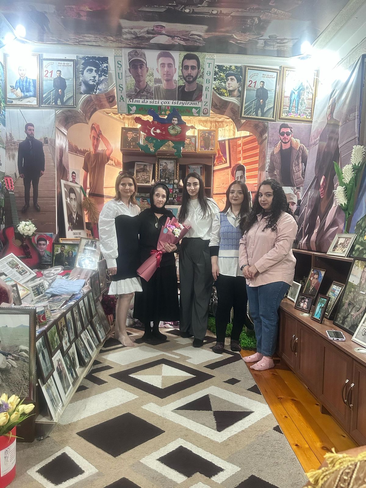 Mingəçevir Dövlət Universitetinin Magistratura və Doktorantura Təhsil Mərkəzinin əməkdaşları Vətən müharibəsi şəhidi Təbriz Cüməzadənin ailəsini ziyarət ediblər