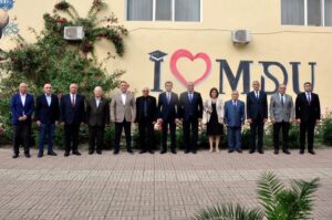Read more about the article Rektor Anar Eminov İctimai Nəzarət Şurasının üzvləri ilə görüş keçirib