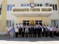 Mingəçevir Dövlət Universitetinin rektoru Anar Eminov Mingəçevir Turizm Kollecinin akademik-inzibati heyəti ilə görüşüb