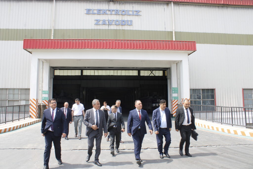 Mingəçevir Dövlət Universiteti regionun ən böyük istehsalat kompleksi olan “Azəralüminium” MMC ilə Əməkdaşlıq Memorandumu bağlayıb