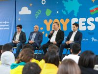 Mingəçevir Dövlət Universitetinin rektoru Anar Eminov Şamaxıda “YayFest”də iştirak edən tələbələrlə görüşüb